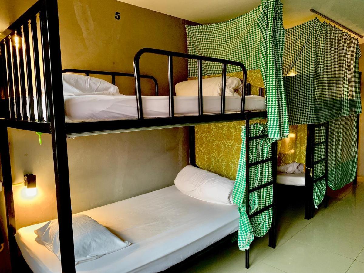 Doze Hostel Chiang Mai Bagian luar foto